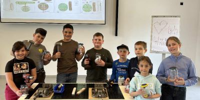 TECHNIKFERIEN - Baue deine eigene Gurkenglaslampe bei Bischof + Klein in Konzell