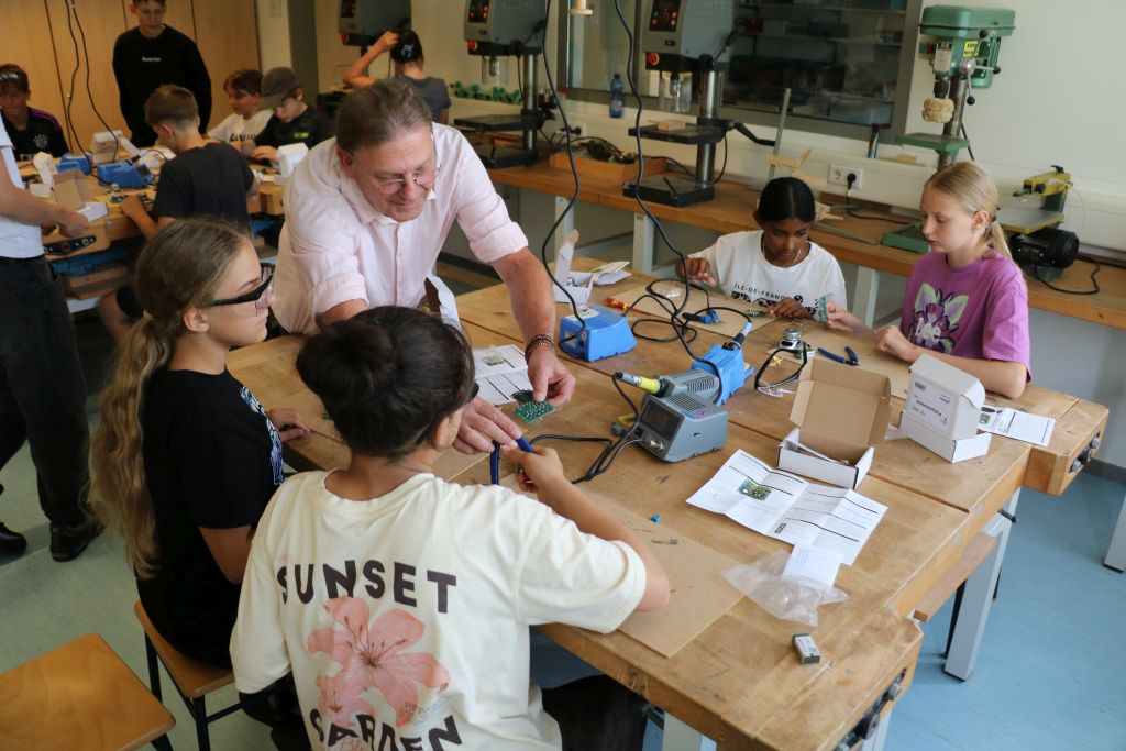 SET – Schüler entdecken Technik an der Grund- und Mittelschule Pförring