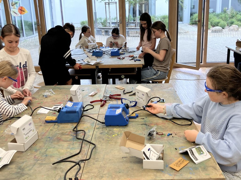 SCHÜLER ENTDECKEN TECHNIK an der Grundschule Hagelstadt