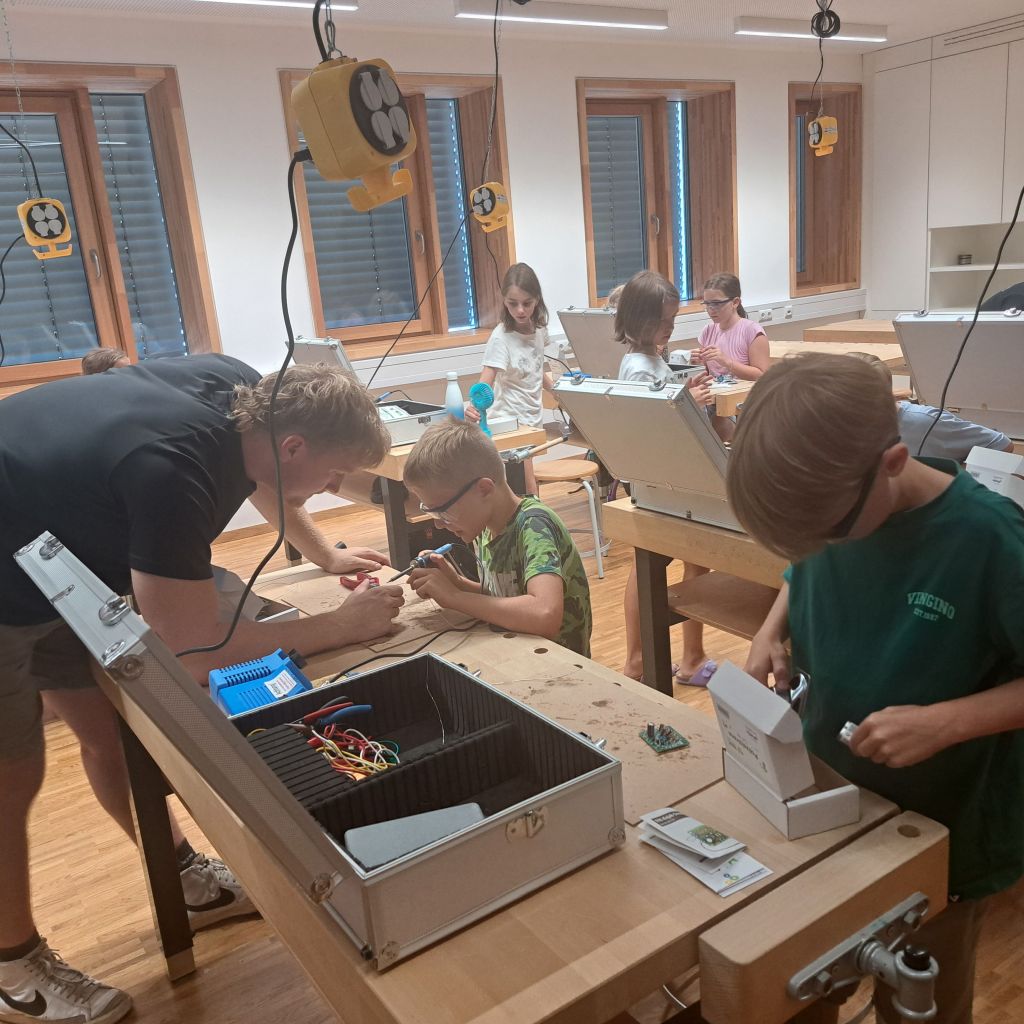 SET – SCHÜLER ENTDECKEN TECHNIK an der Grundschule Mietraching