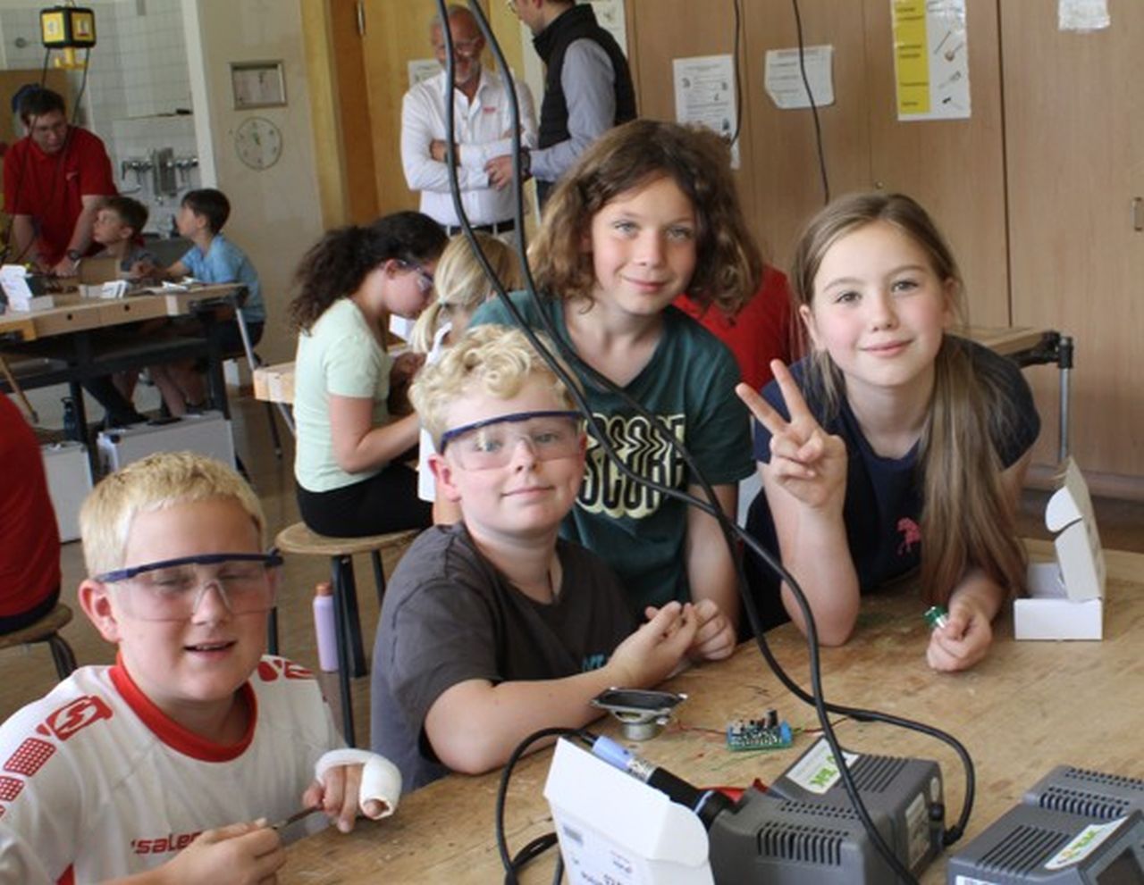 SET - SCHÜLER ENTDECKEN TECHNIK an der Grundschule St. Gotthard in Kirchberg im Wald