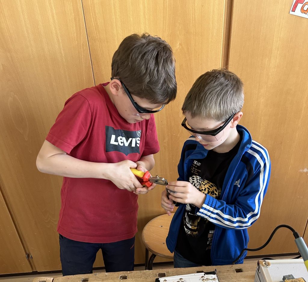 SET – SCHÜLER ENTDECKEN TECHNIK an der Grundschule Stallwang