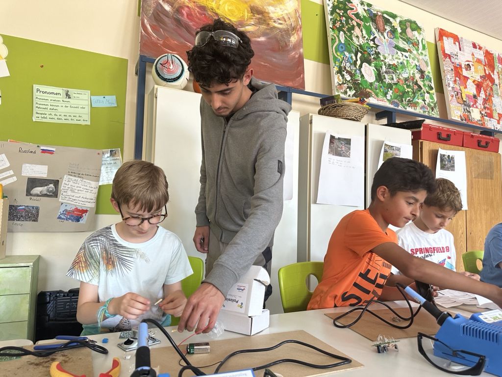 SET - SCHÜLER ENTDECKEN TECHNIK an der Grundschule Theodor-Eckert in Deggendorf