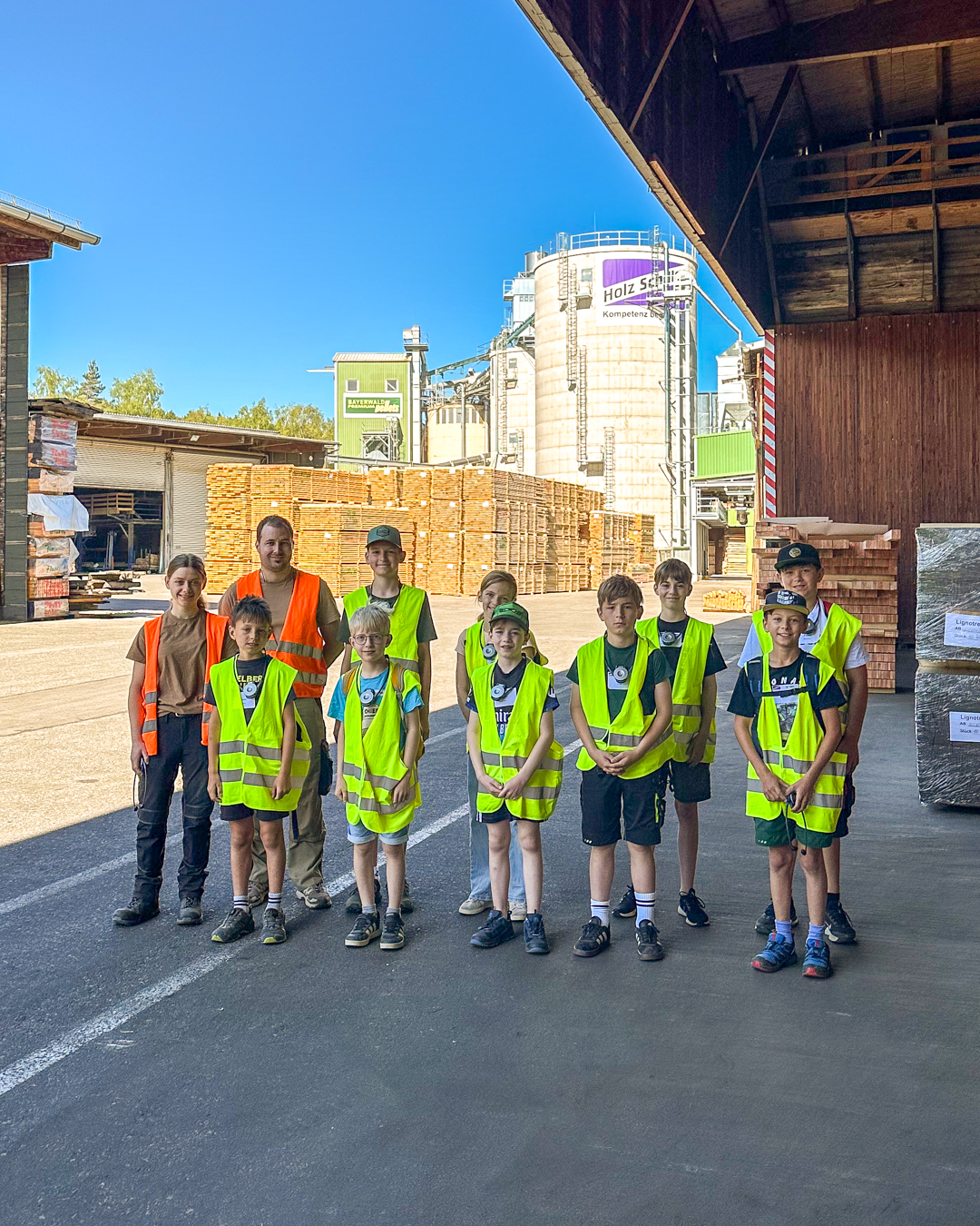 TECHNIKFERIEN IM TECHNIKHAUS REGEN - MIT HOLZ SCHILLER - Baue deinen eigenen Kickerkasten