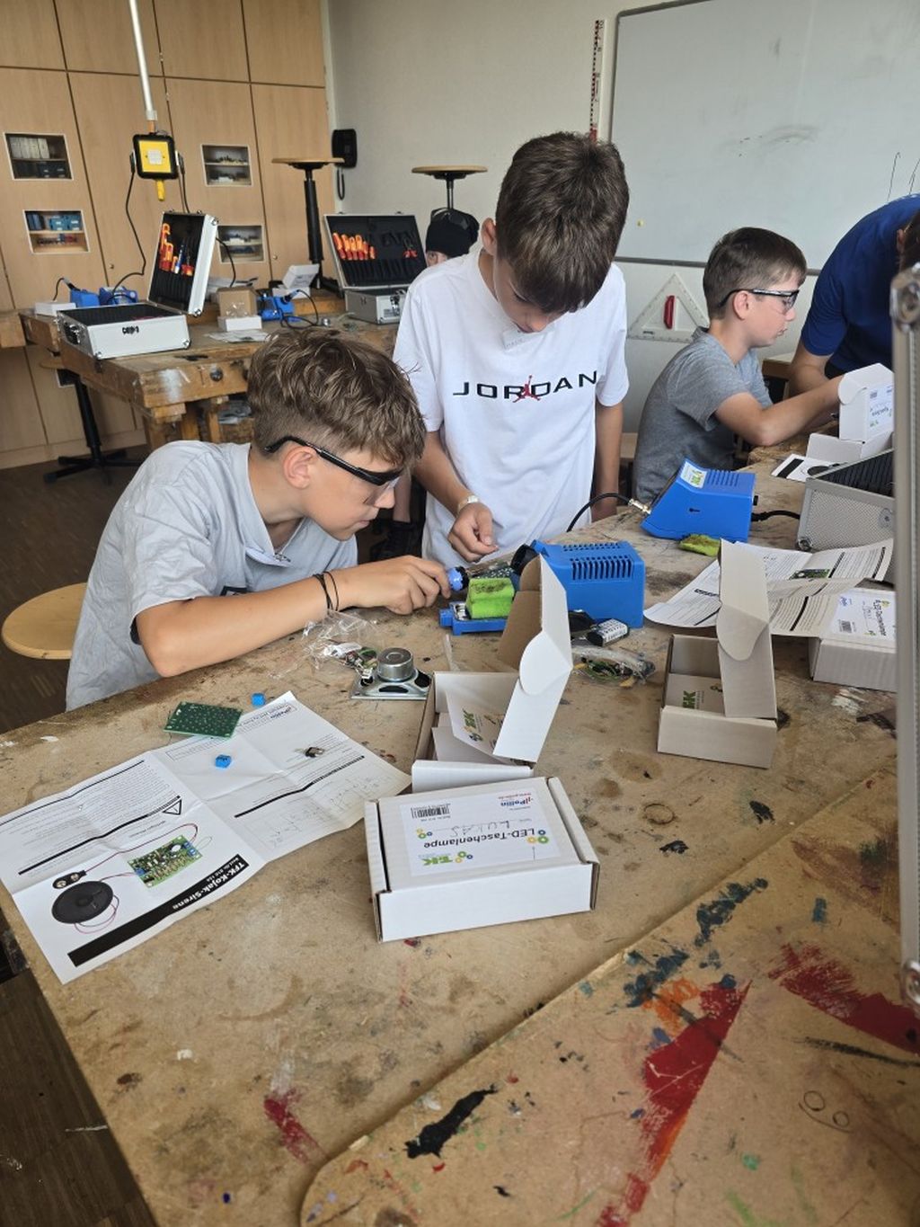 SET – SCHÜLER ENTDECKEN TECHNIK an der Montessori-Schule Oettingen