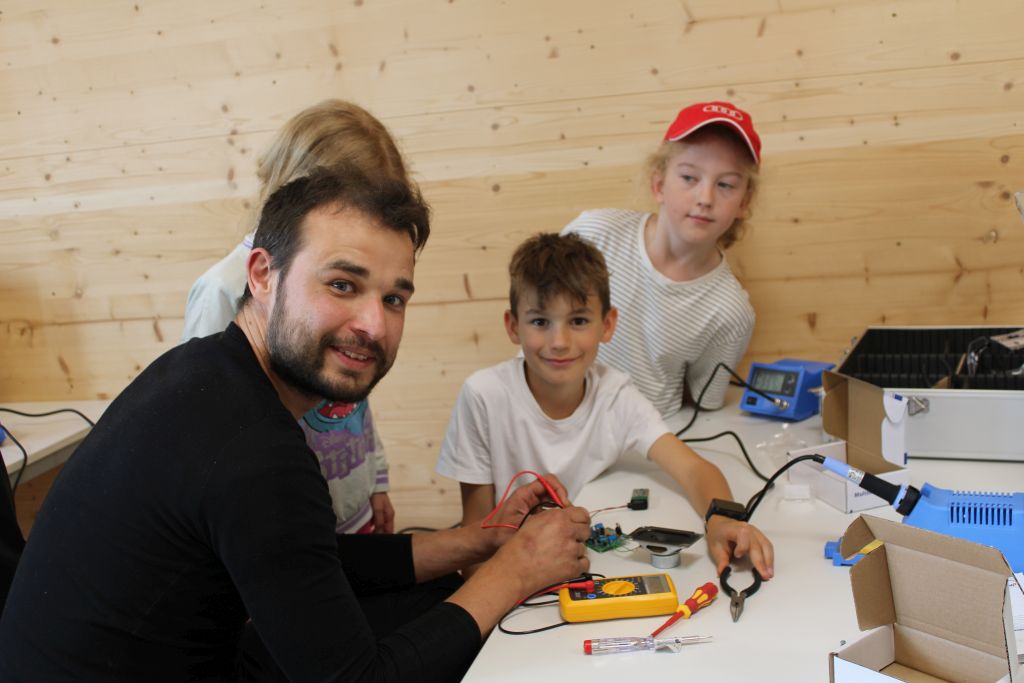 SET - SCHÜLER ENTDECKEN TECHNIK an der Montessorischule Rotthalmünster