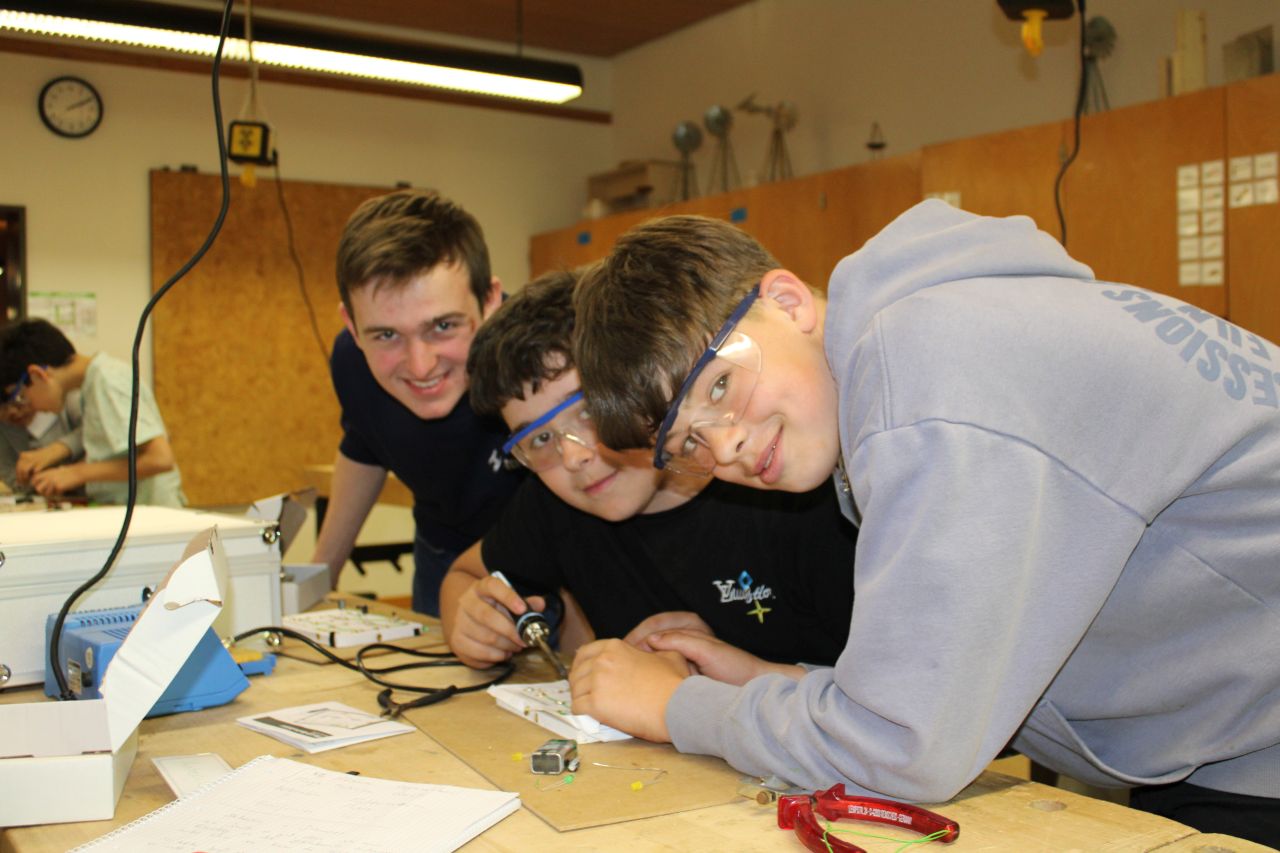 SET - SCHÜLER ENTDECKEN TECHNIK - an der Mittelschule Altenerding