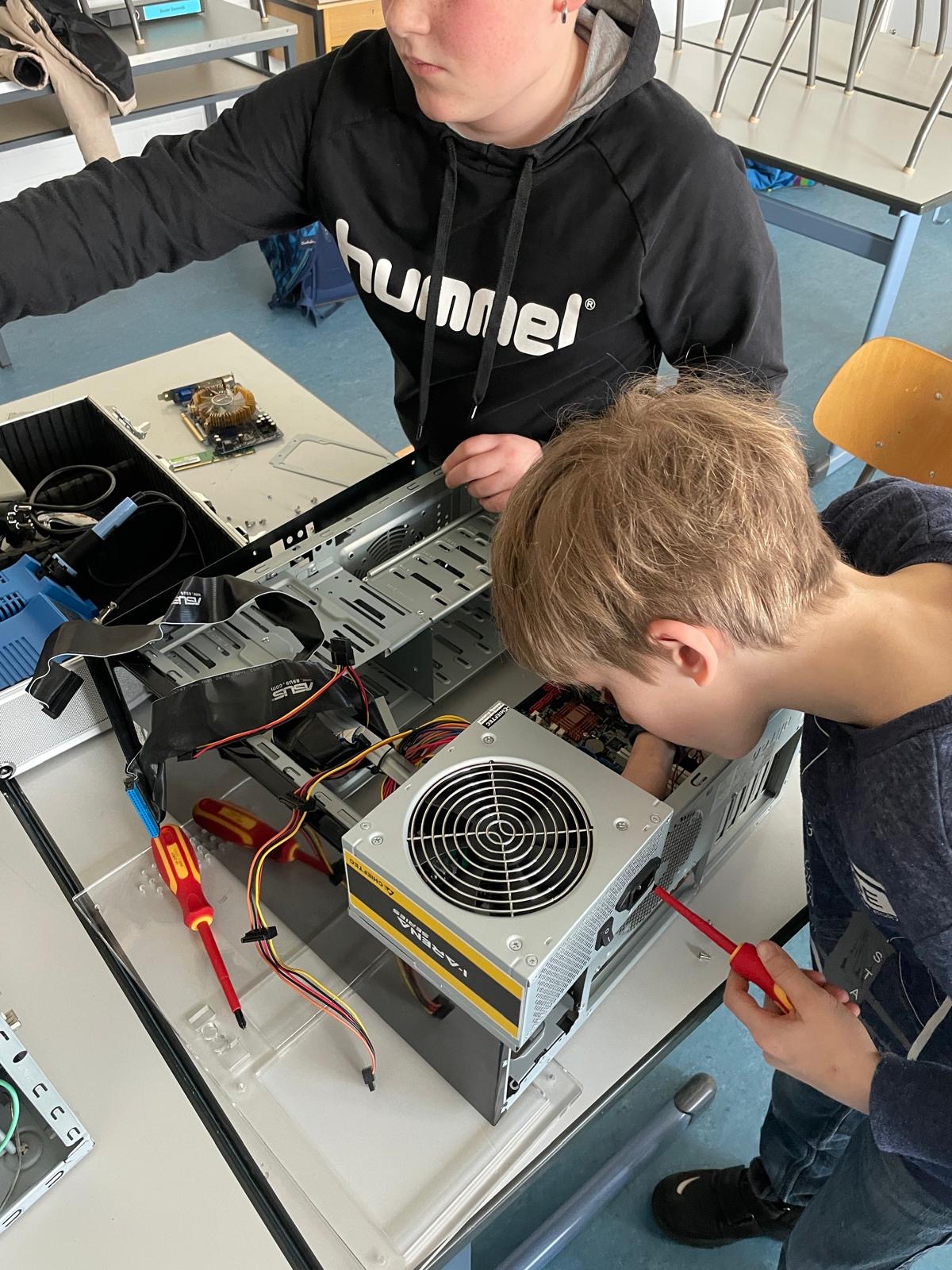 SET – Schüler entdecken Technik an der Schwarzachtal-Mittelschule Waldmünchen