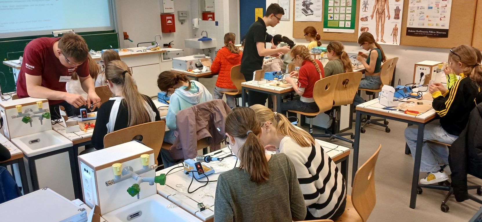 SET - SCHÜLER ENTDECKEN TECHNIK in Erding