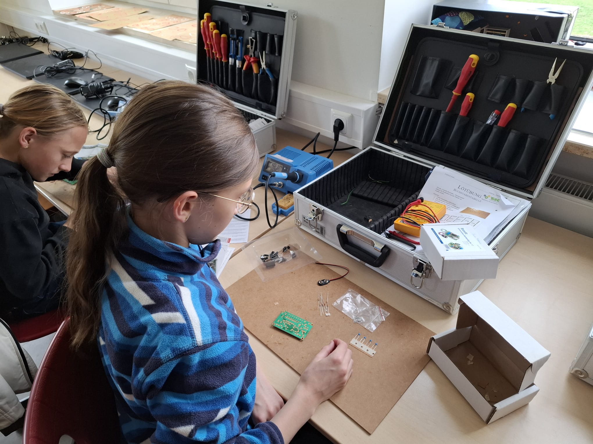 SET - SCHÜLER ENTDECKEN TECHNIK an der Realschule Maria Ward in Deggendorf