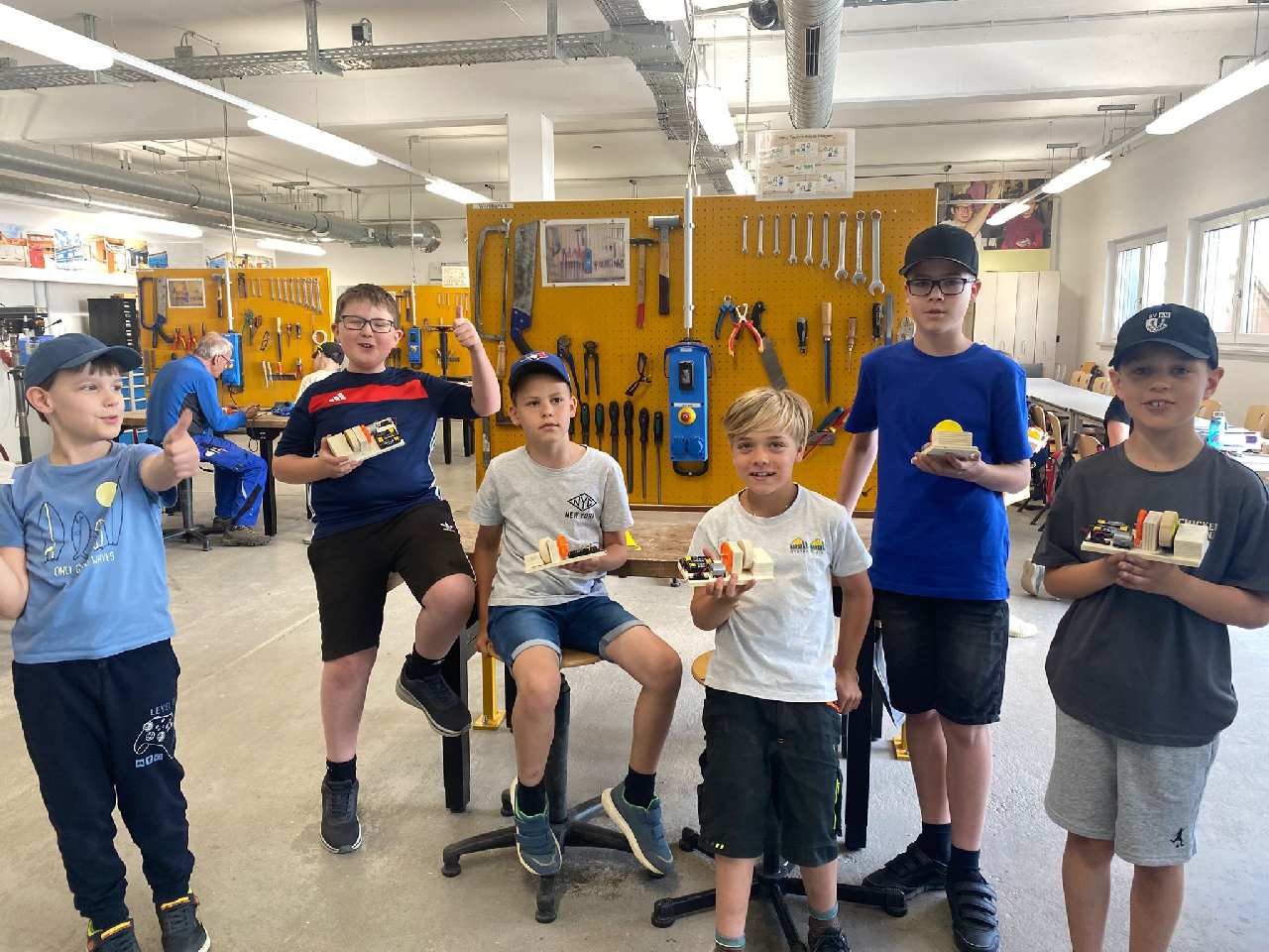 TECHNIKFERIEN im Technikhaus Deggendorf - „Baue deine eigene Tellerschleifmaschine“