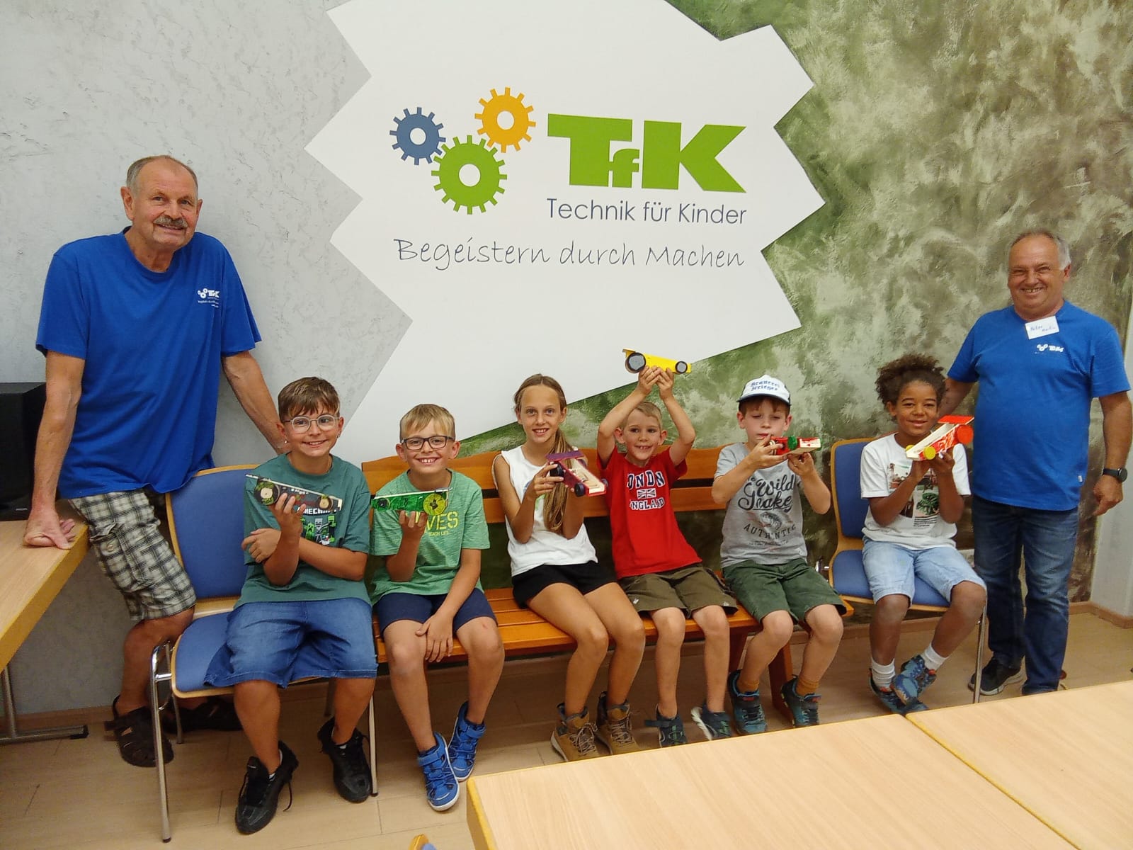 TECHNIKFERIEN - Mausefallenrenner auf Tour im Technikhaus Dingolfing