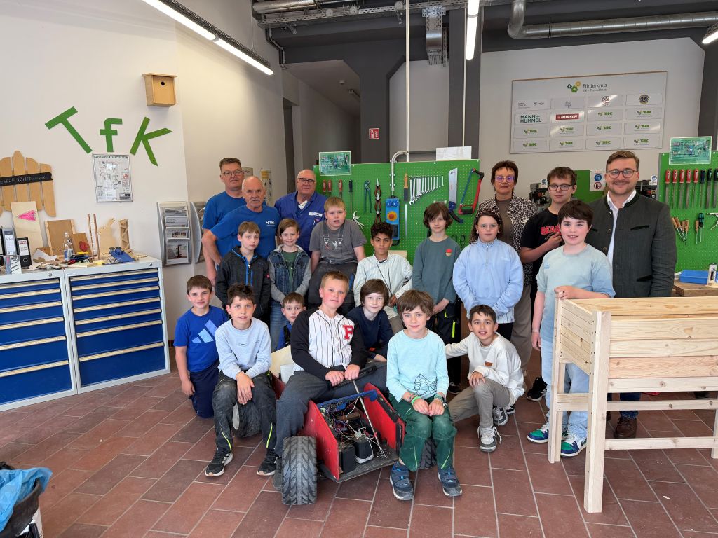 TECHNIKHAUS DINGOLFING - Bürgermeister Valentin Walk zu Besuch