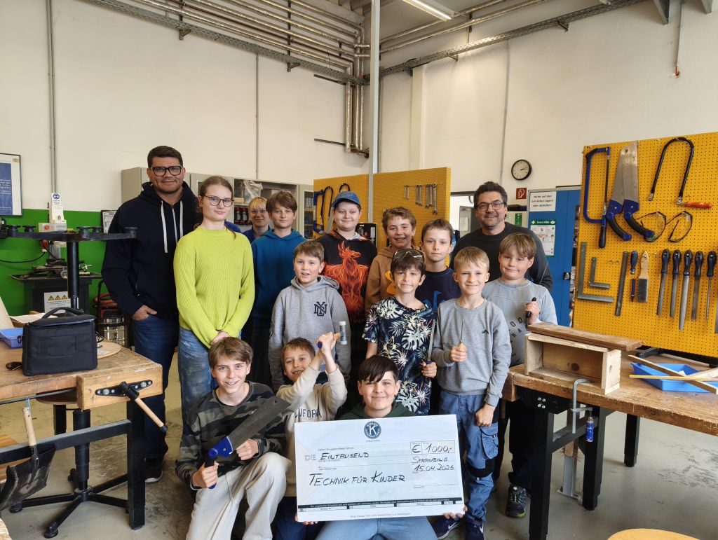 TECHNIKHAUS STRAUBING – KIWANIS Straubing unterstützt Nachwuchstüftler