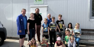 TECHNIKHAUS ARNSTORF – Kinder bauen Metall-Gemüsebeete zum Muttertag