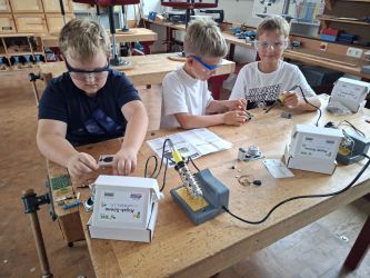 SET – Schüler entdecken Technik an der Grund- und Mittelschule Wallerfing-Oberpöring