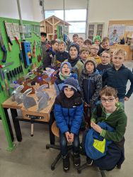 TECHNIKFERIEN - Baue deinen eigenen Osterhasen im Technikhaus Regen