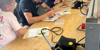 TECHNIKFERIEN BEI SCIO AUTOMATION – Baue deinen eigenen elektronischen Würfel