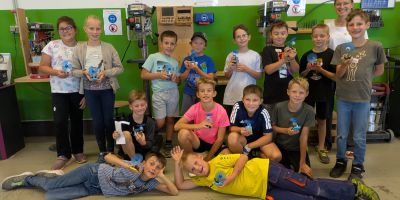 TECHNIKFERIEN im Technikhaus Straubing - Kirchrother Kids bauen einen Tischlüfter