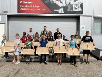 TECHNIKFERIEN - „Baue dir dein eigenes Schnippspiel“ bei der Lindner Group in Arnstorf
