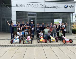 TECHNIKFERIEN BEI BMW GROUP WERK Landshut - TECHNIK CAMP