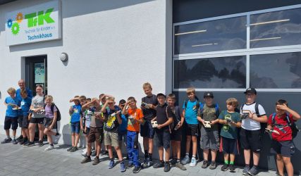 TECHNIKFERIEN – Ballschleuder bauen im Technikhau Regen