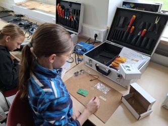 SET - SCHÜLER ENTDECKEN TECHNIK an der Realschule Maria Ward in Deggendorf