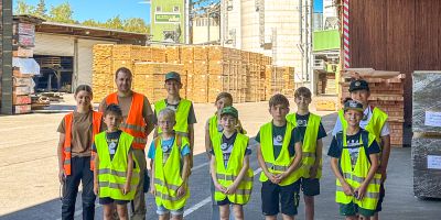 TECHNIKFERIEN IM TECHNIKHAUS REGEN - MIT HOLZ SCHILLER - Baue deinen eigenen Kickerkasten