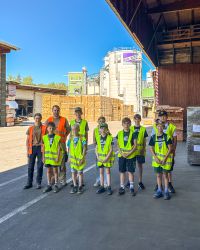 TECHNIKFERIEN IM TECHNIKHAUS REGEN - MIT HOLZ SCHILLER - Baue deinen eigenen Kickerkasten