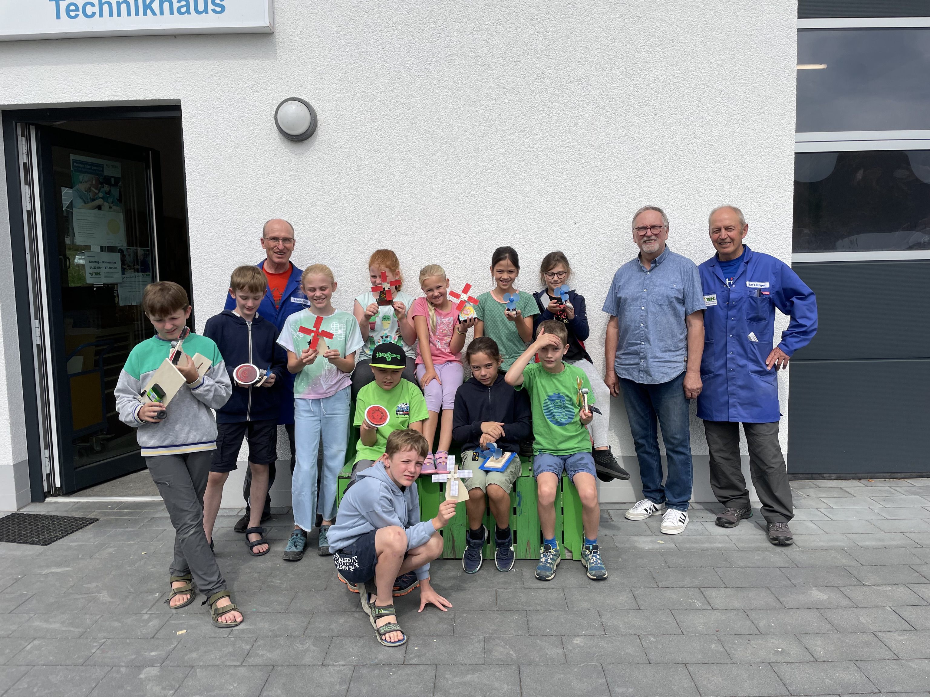 TECHNIKFERIEN IM TECHNIKHAUS REGEN - Baue deine eigene Solarwindmühle und mehr
