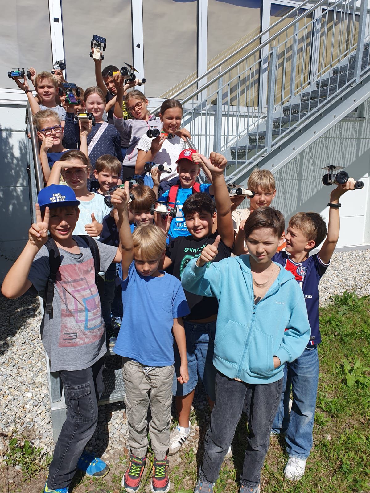 TECHNIKFERIEN im Technikhaus Dingolfing: „Baue deinen eigenen Solar-Renner“