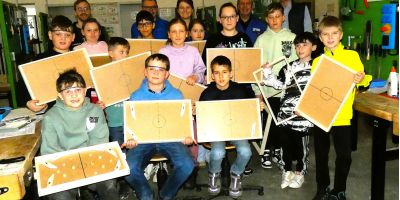 TECHNIKFERIEN im Technikhaus Regen: "Baue deinen eigenen Fußball-Flipper"