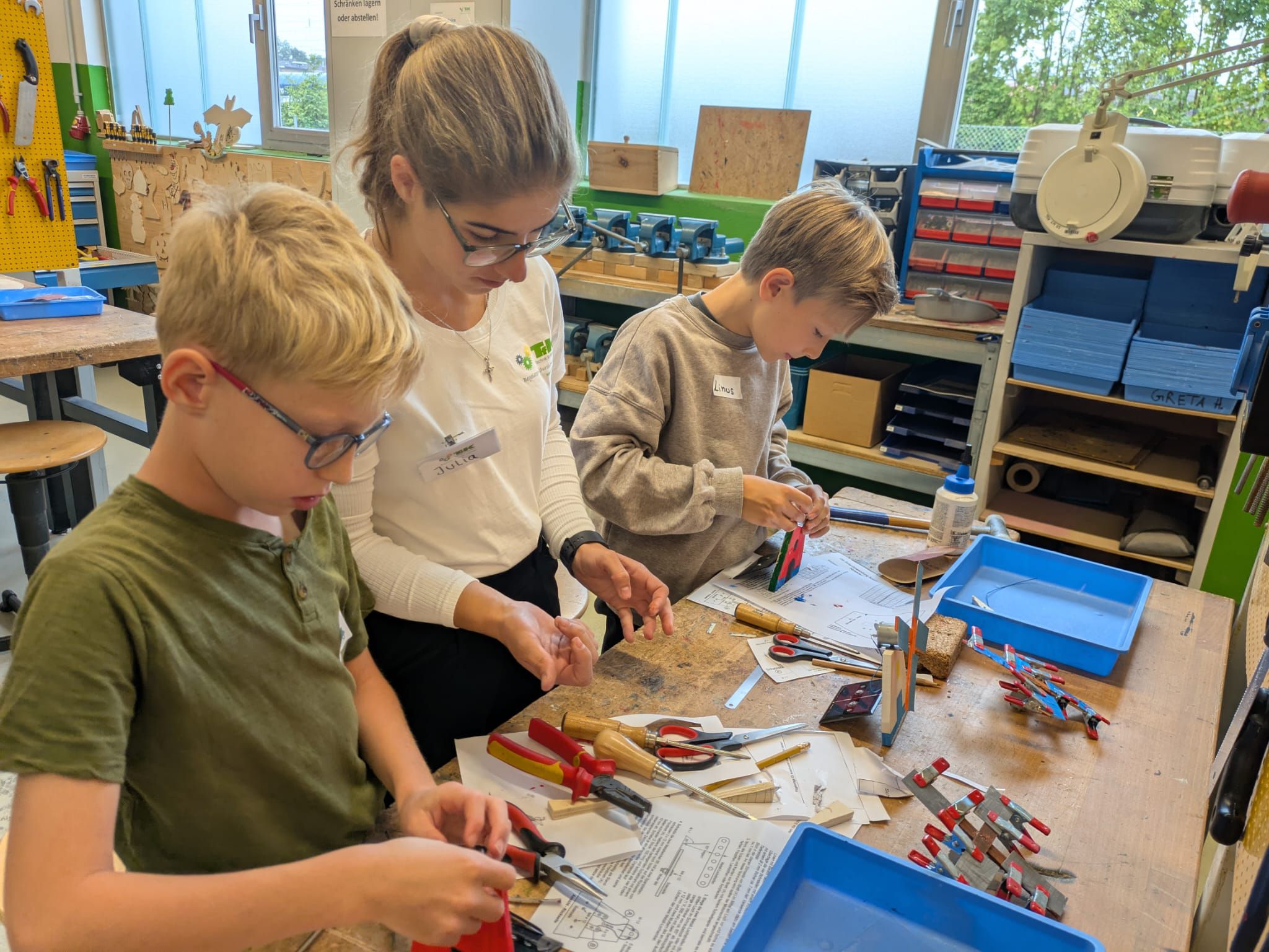 TECHNIKFERIEN im Technikhaus Straubing: „Baue deine eigene Solar-Windmühle“