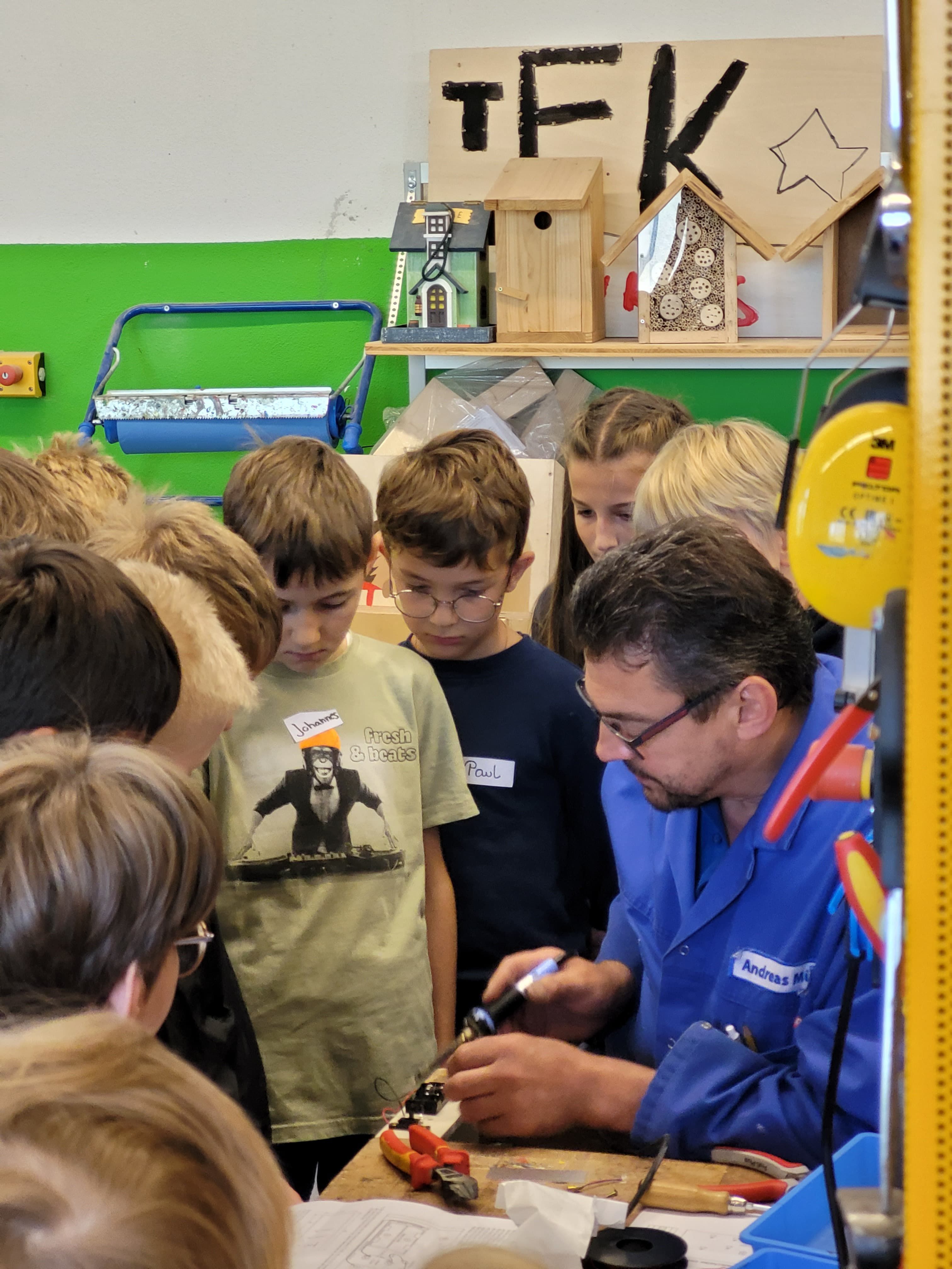 Technikferien im Technikhaus Straubing – „Baue dein eigenes Laser-Reflexionsspiel“