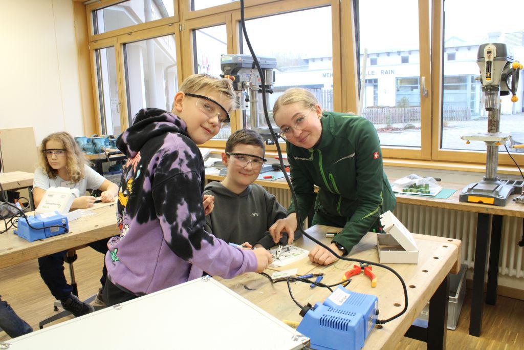 SET - SCHÜLER ENTDECKEN TECHNIK an der Grund- und Mittelschule Rain