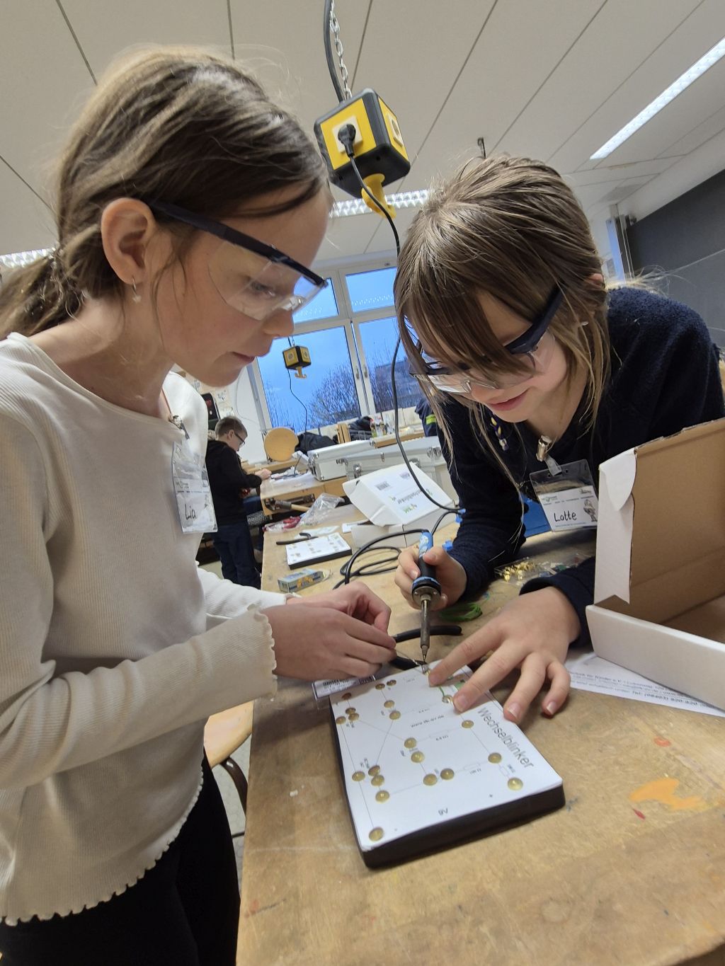 SET – SCHÜLER ENTDECKEN TECHNIK an der Grundschule Tiefenbach (93464)