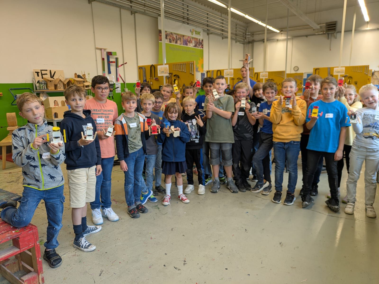 TECHNIKFERIEN IM TECHNIKHAUS STRAUBING - Bau deinen eigenen Watschel-Roboter