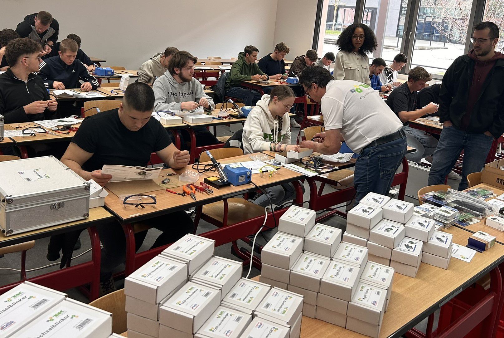 SET - SCHÜLER ENTDECKEN TECHNIK - Auftakt an der Technischen Hochschule Deggendorf