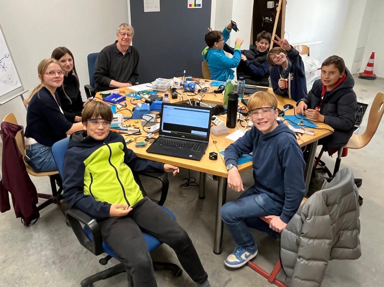 TECHNIKFERIEN im JECC Deggendorf – „Baue deinen eigenen Fahrroboter!“